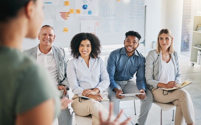 HR Management vs. People Management: What’s the Difference?